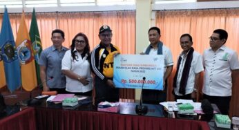 Sukseskan Porprov NTT 2022, Bank NTT Serahkan CSR Rp500 Juta