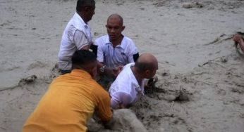 Aksi Heroik Gubernur NTT Menerobos Banjir di TTS untuk Selamatkan Ayah dan Dua Anak