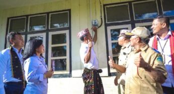 Kado Natal, 15 Desa 16 Dusun Terpencil di NTT Nikmati Listrik PLN