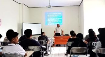 Pemred Timex Online Beri Kuliah Umum di Prodi Ilmu Komunikasi Undana